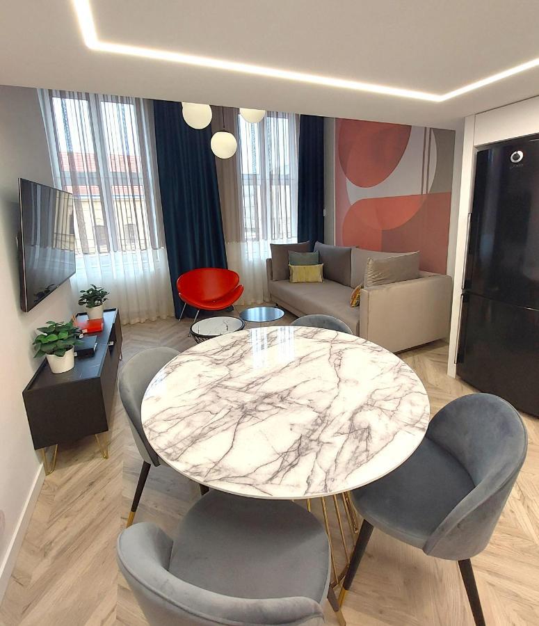Central Gallery Apartment Debrecen Exterior photo